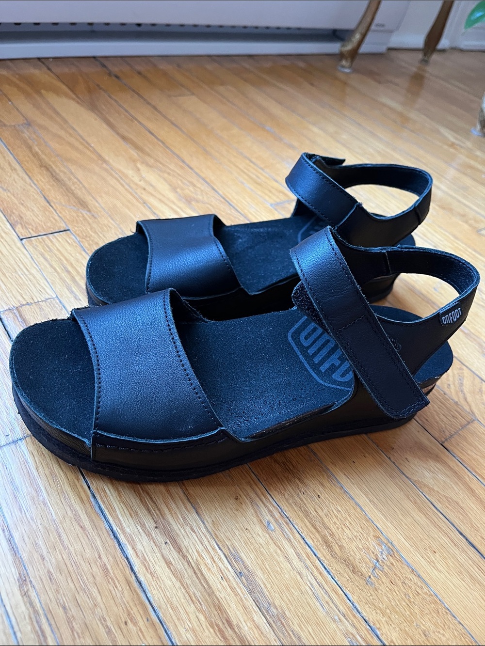 OnFoot real leather black sandals